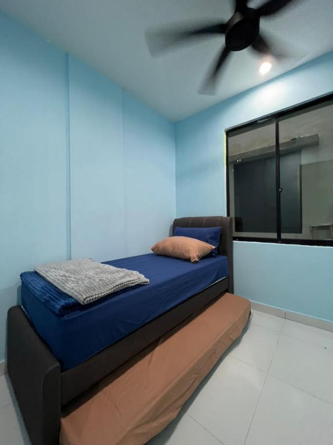 Faiz Homestay Kuching Bagian luar foto