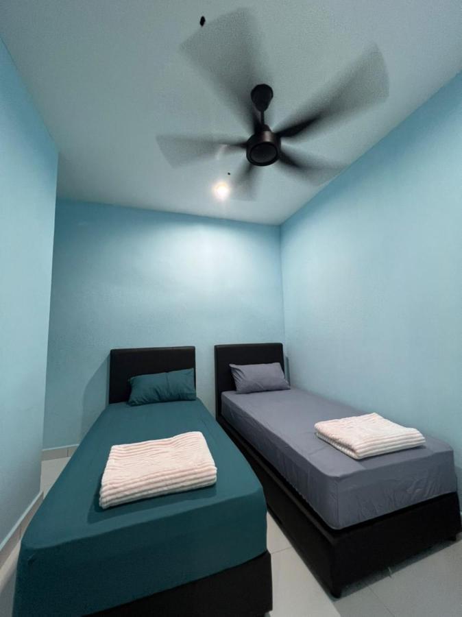 Faiz Homestay Kuching Bagian luar foto