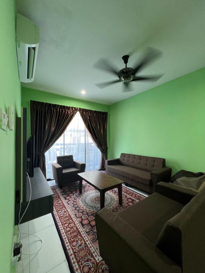 Faiz Homestay Kuching Bagian luar foto